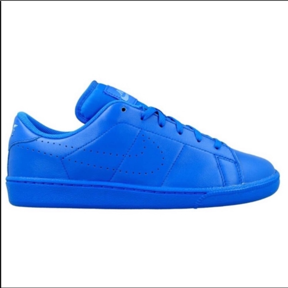 NEW IN BOX Nike Court Classic Size 5 Gradeschool